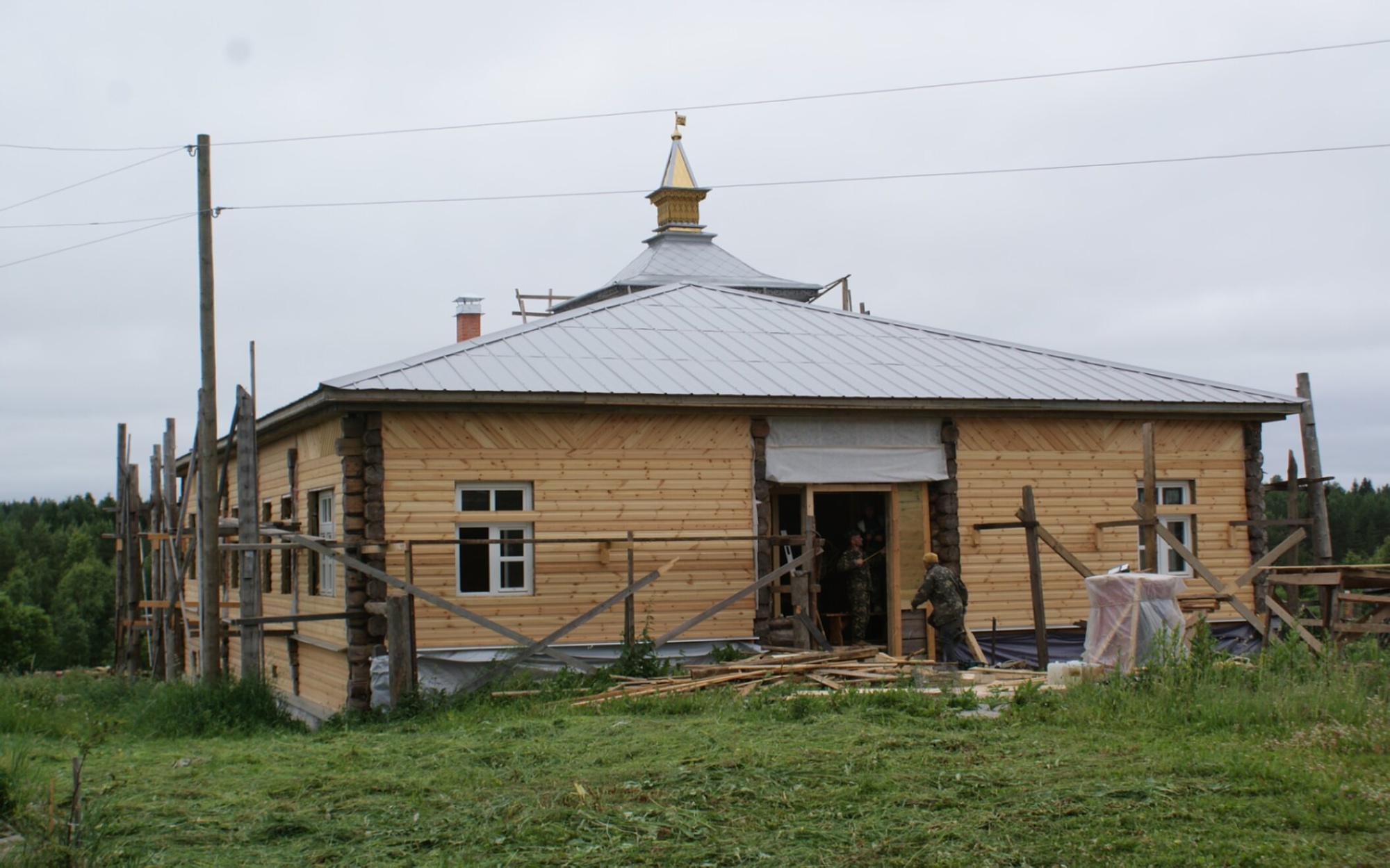 Церковь Всех Святых в Интерпосёлке при Важеозерском монастыре