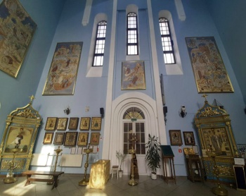 Интерьер храма Святых апостолов Петра и Павла в Сестрорецке