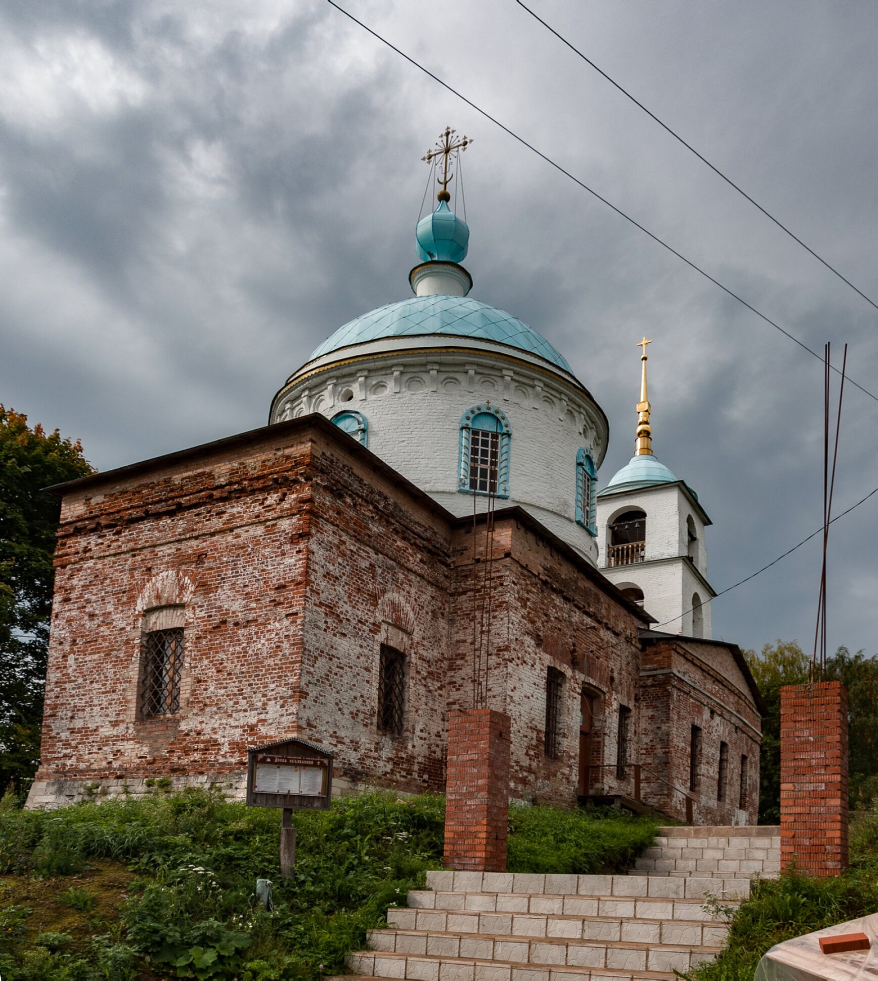 Храм Вознесения Господня в деревне Сурмино