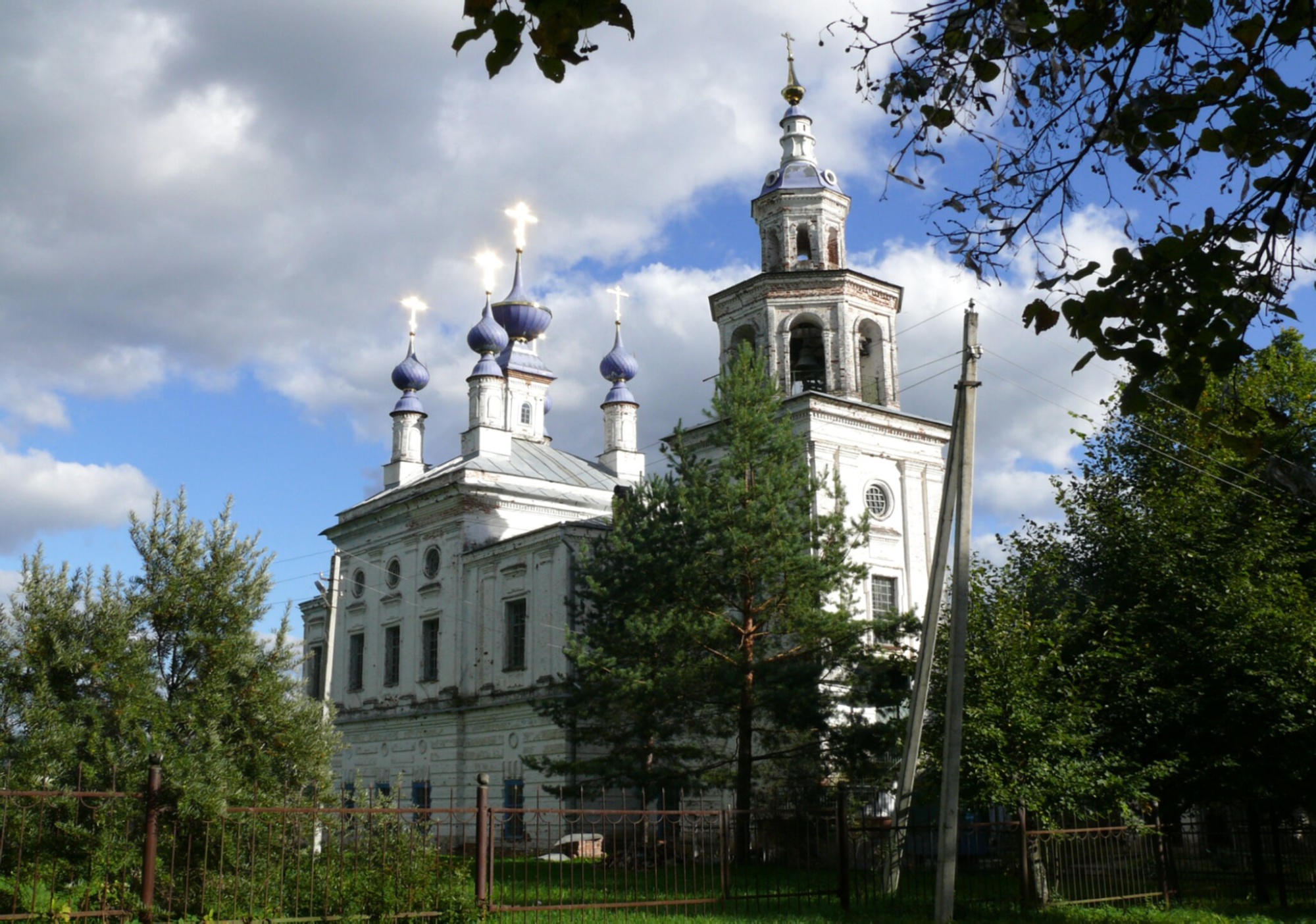 Храм Живоначальной Троицы в селе Петровское