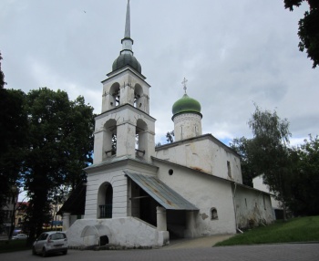 Храм Святой Великомученицы Анастасии Узорешительницы в Пскове