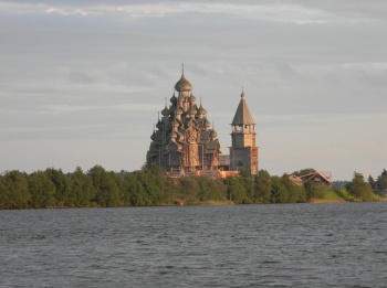 Фотография и описание Преображенской церкви на острове Кижи