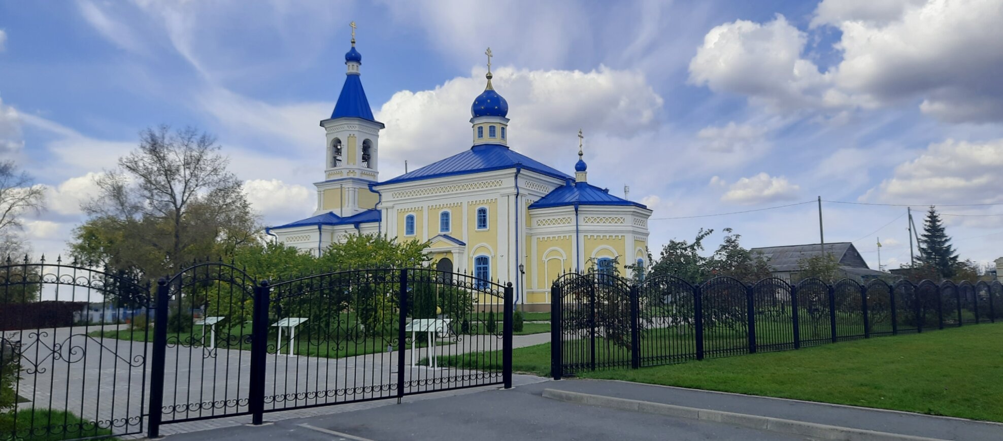 Храм Преподобного Серафима Саровского в селе Суерка