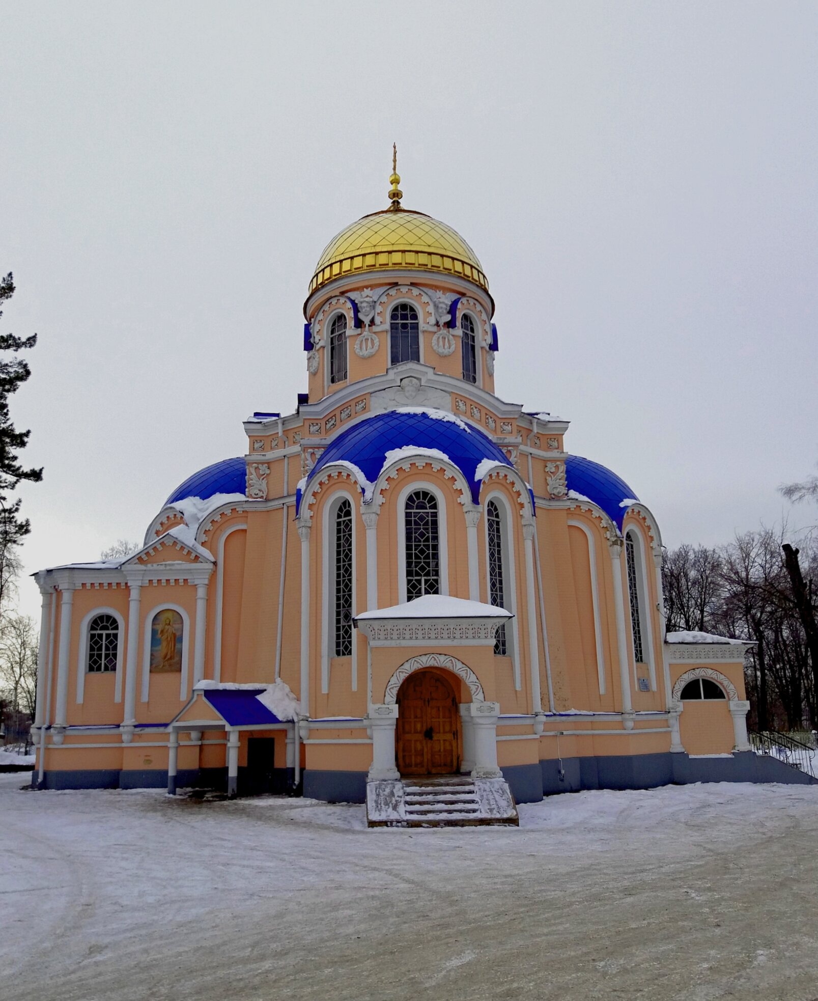 Храм Воскресения Христова в Ульяновске - зимняя фотография