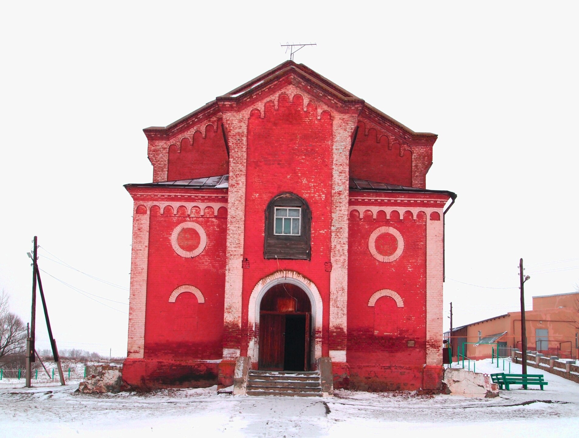 Церковь Воздвижения Честного Креста Господня в селе Свердлово