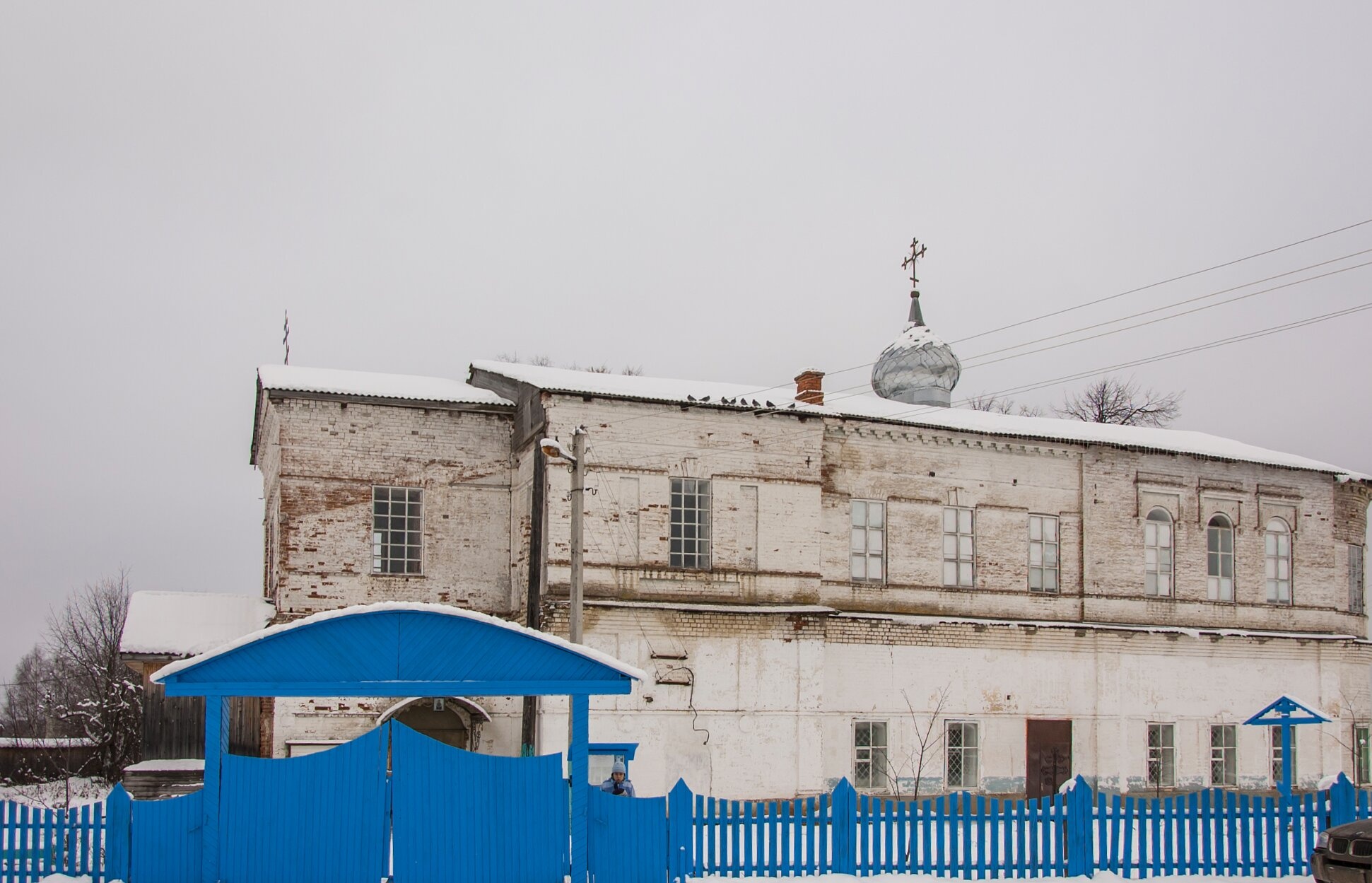 Петропавловская церковь в селе Боговарово зимой