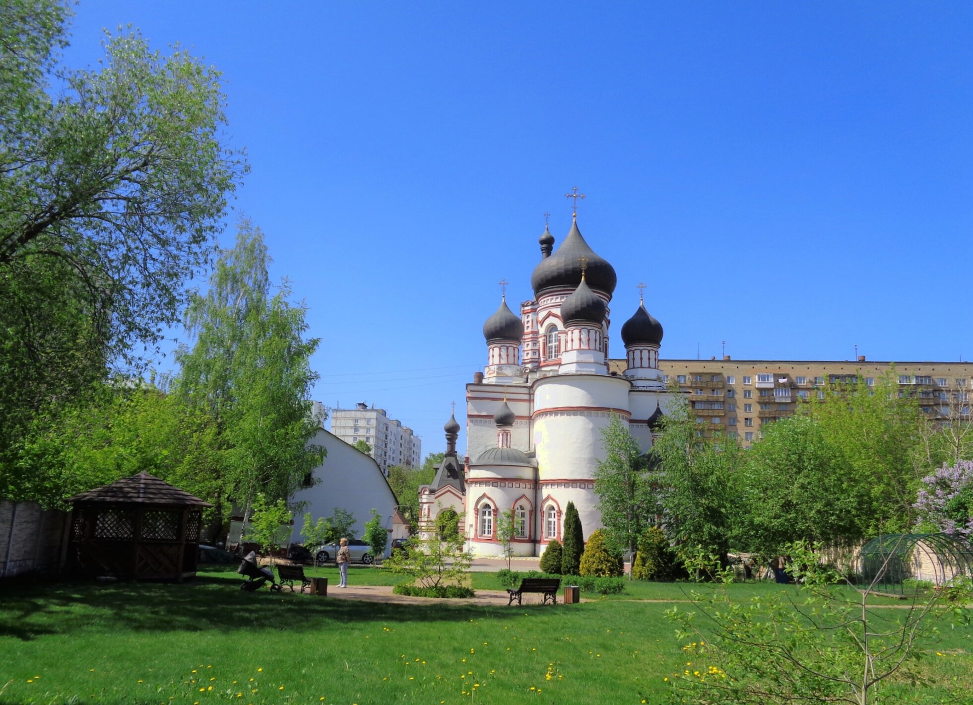 Храм святого великомученика Димитрия Солунского на Благуше