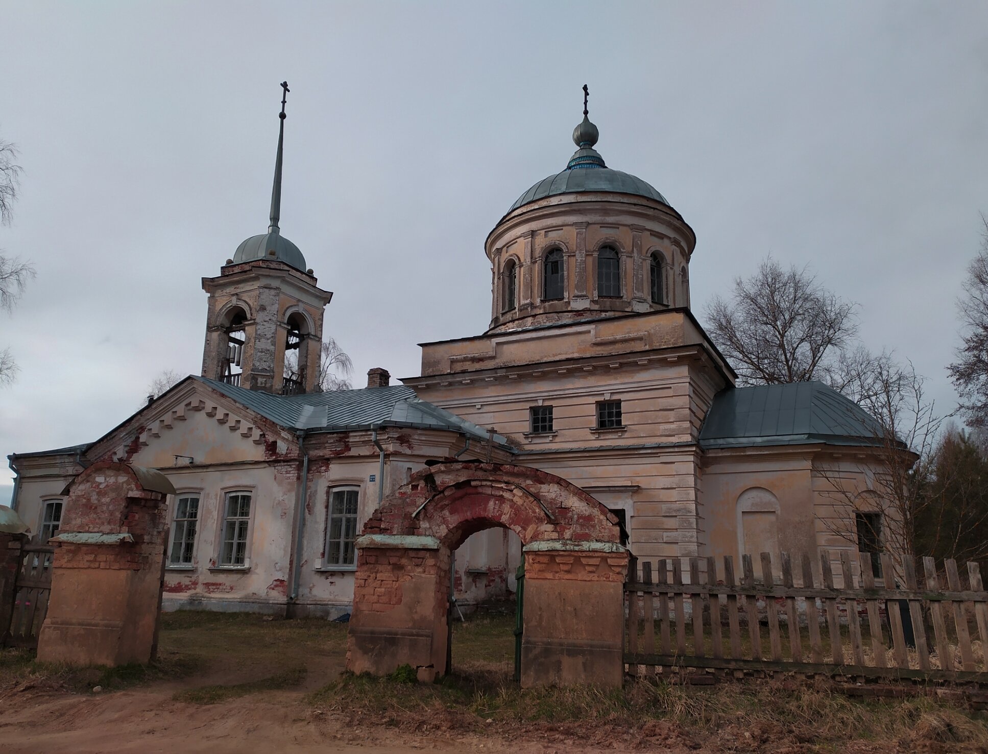 Храм иконы Божией Матери «Знамение» в селе Вырец