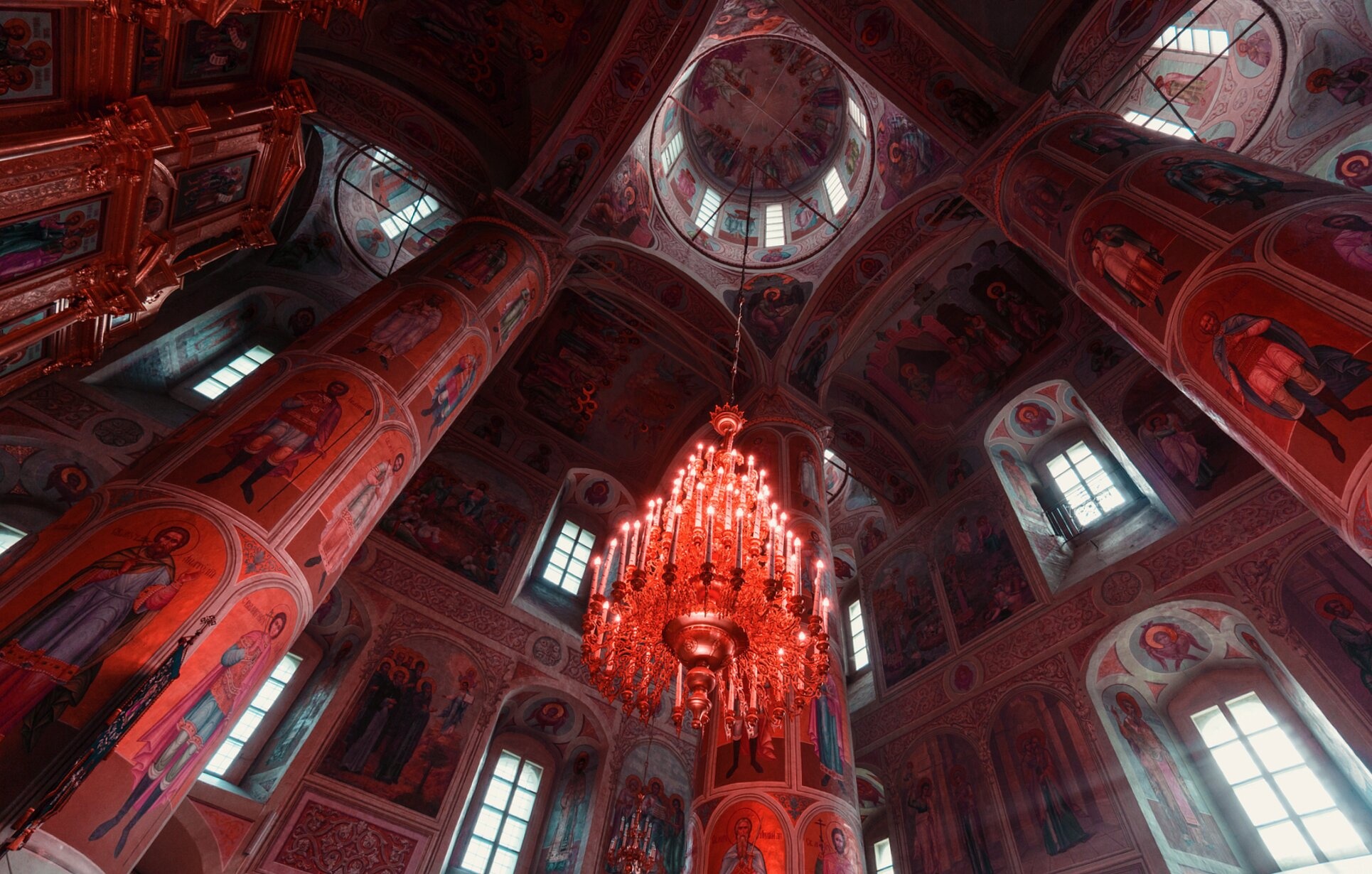 Интерьер Успенского кафедрального собора в Коломне