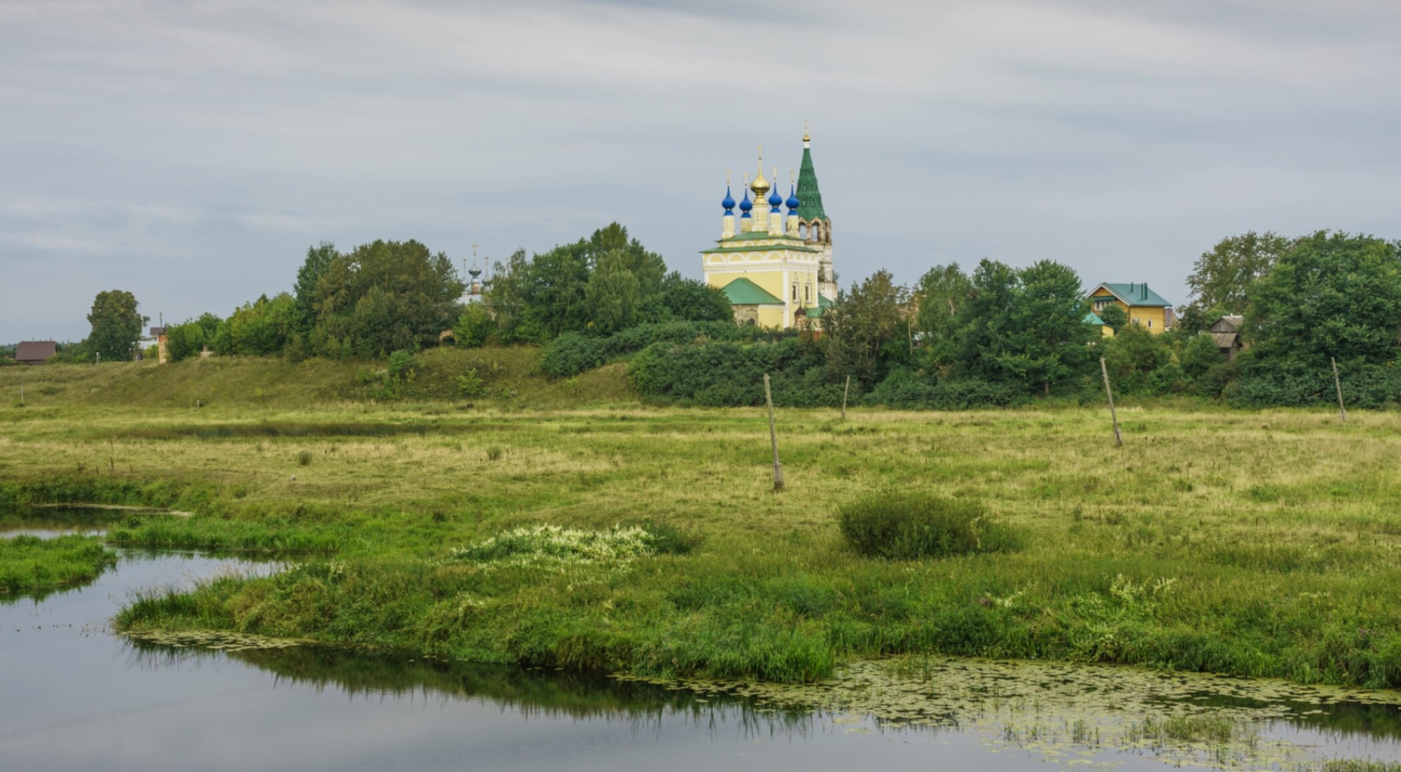 Церковь Рождества Пресвятой Богородицы в селе Горицы