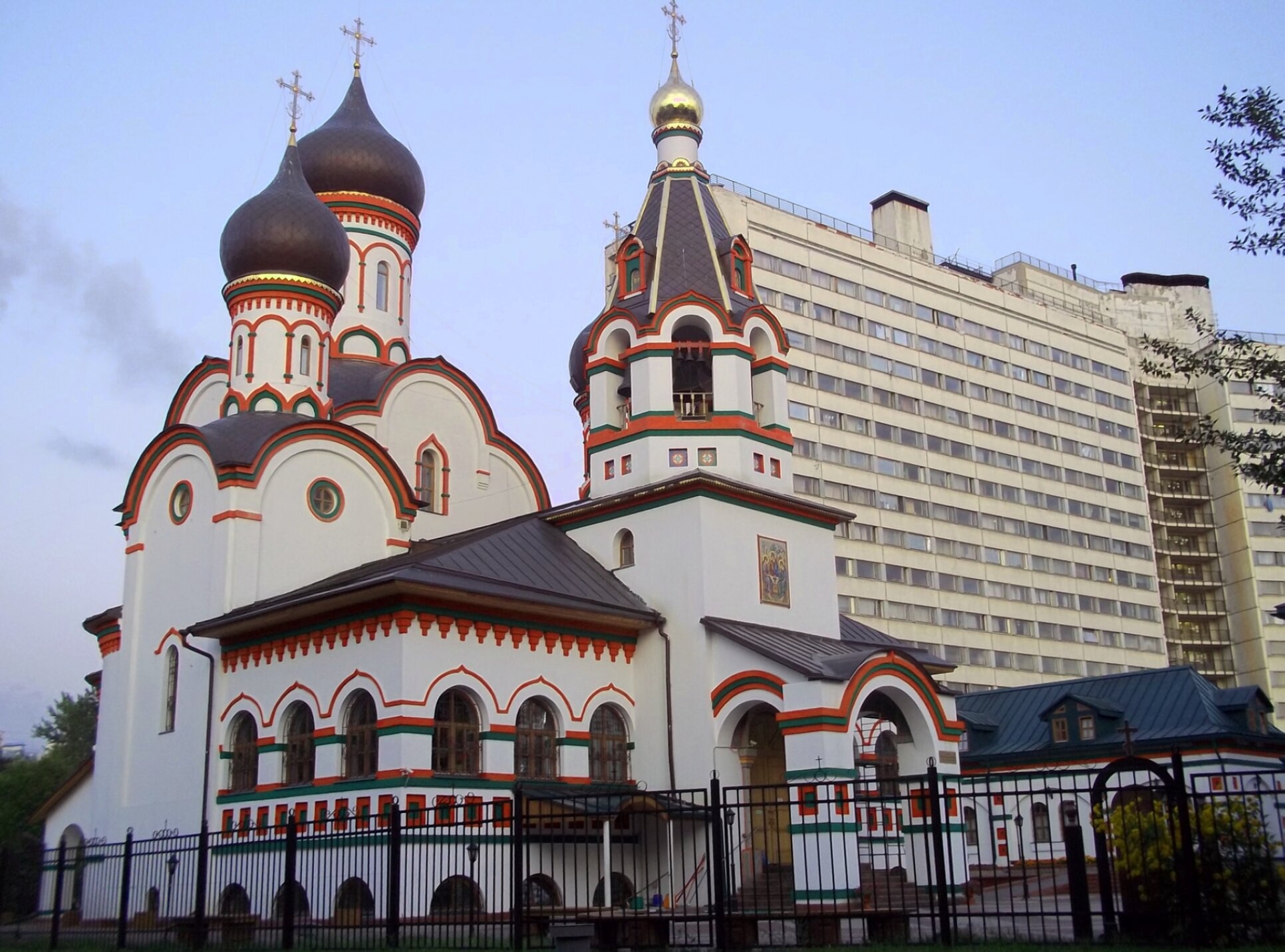 Храм Живоначальной Троицы в Старых Черемушках