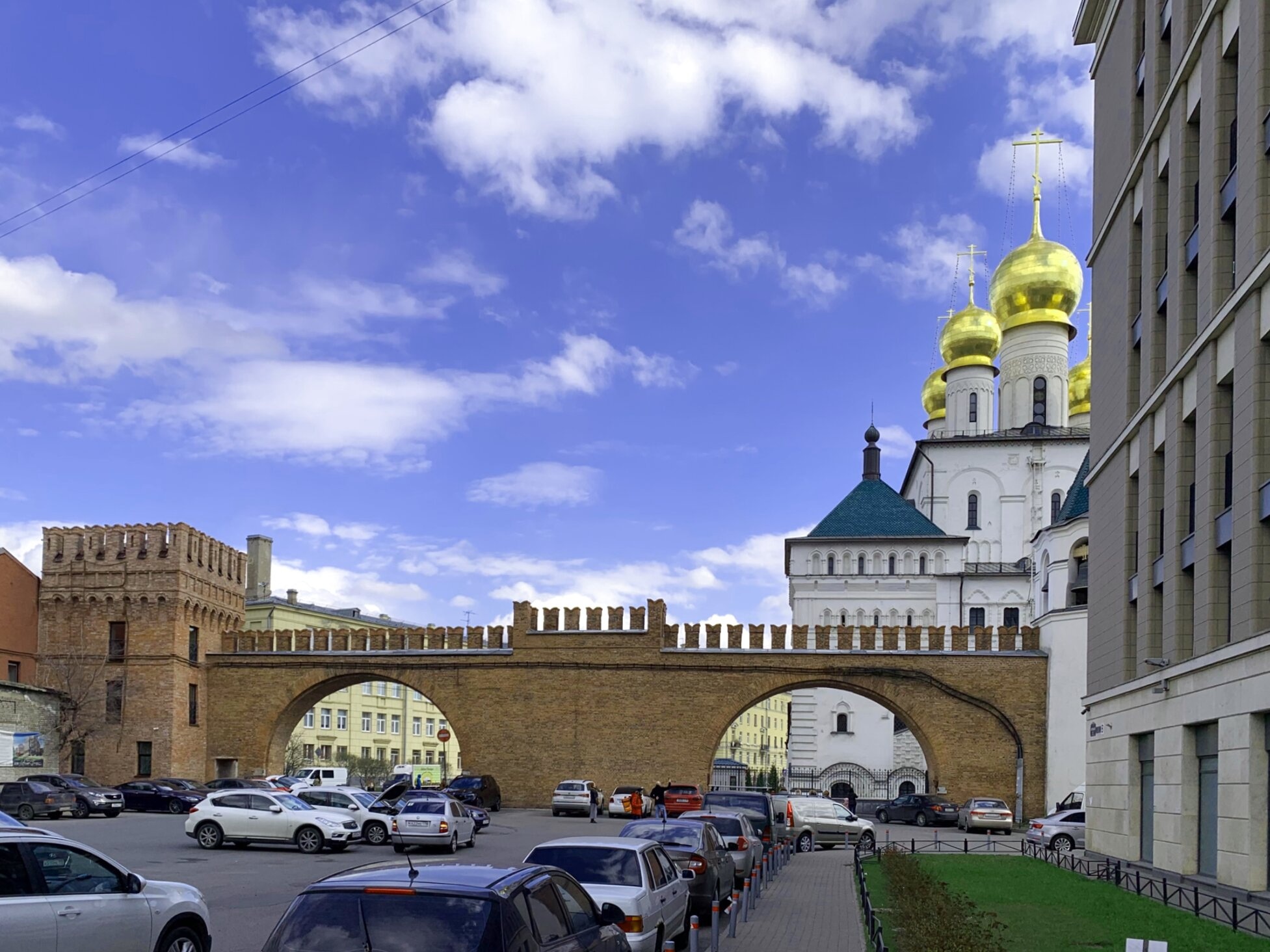 Троицкая церковь в Троицком: фрагмент стены с окном