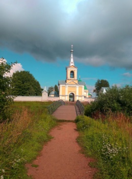 Введено-Оятский женский монастырь на фотографии