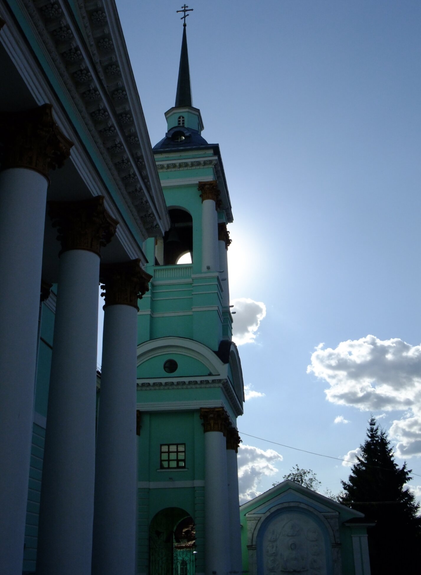 Колокольня Знаменского кафедрального собора в Курске