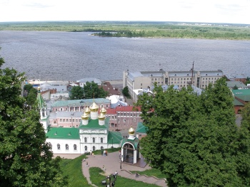 Вид на Волгу и Церковь Рождества Иоанна Предтечи в Нижнем Новгороде
