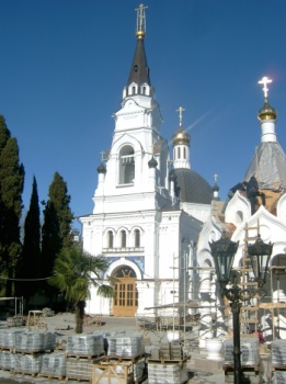 Собор Архангела Михаила в Сочи: история в камне и современность