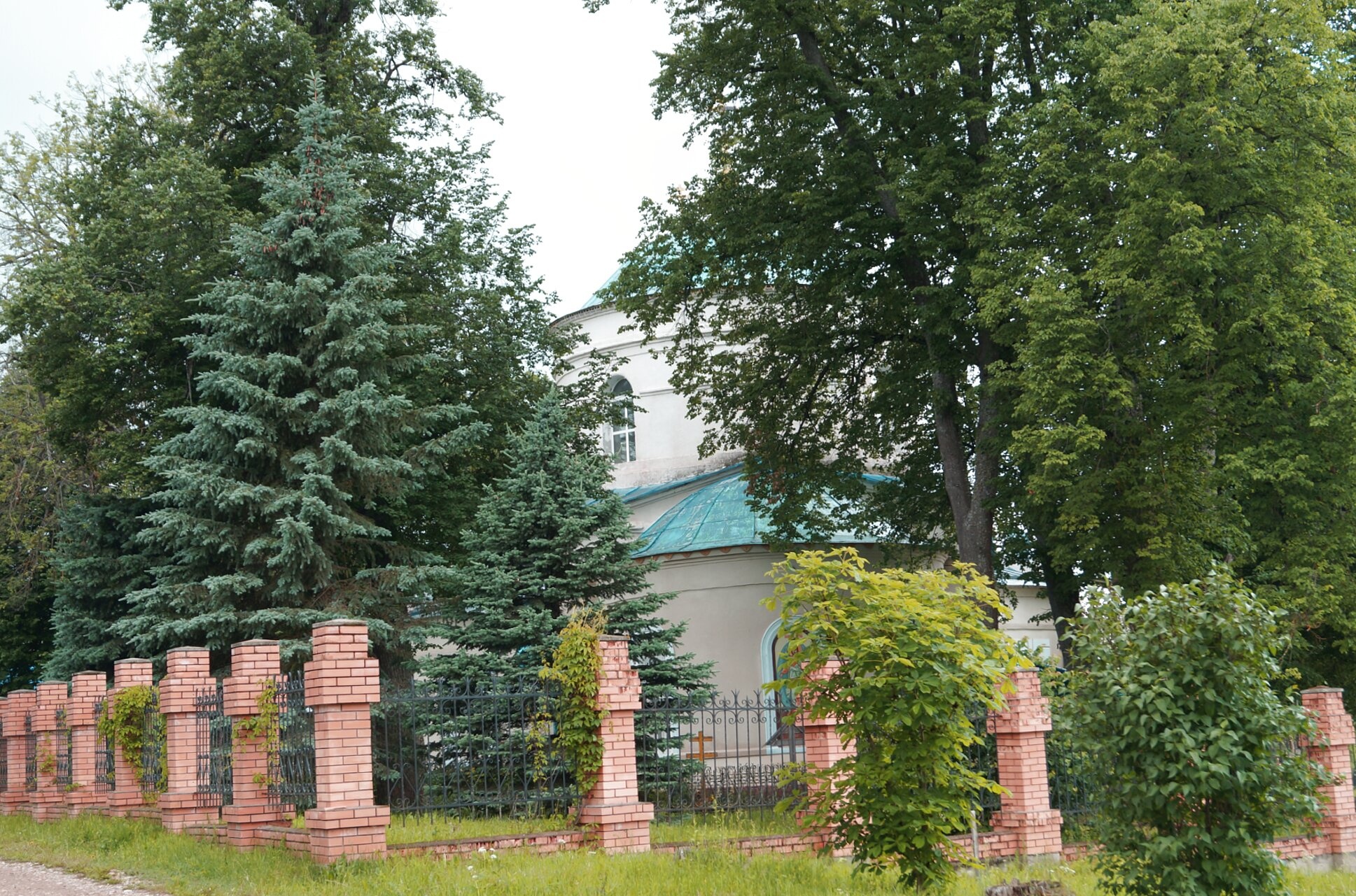Храм Воскресения Христова в селе Усты