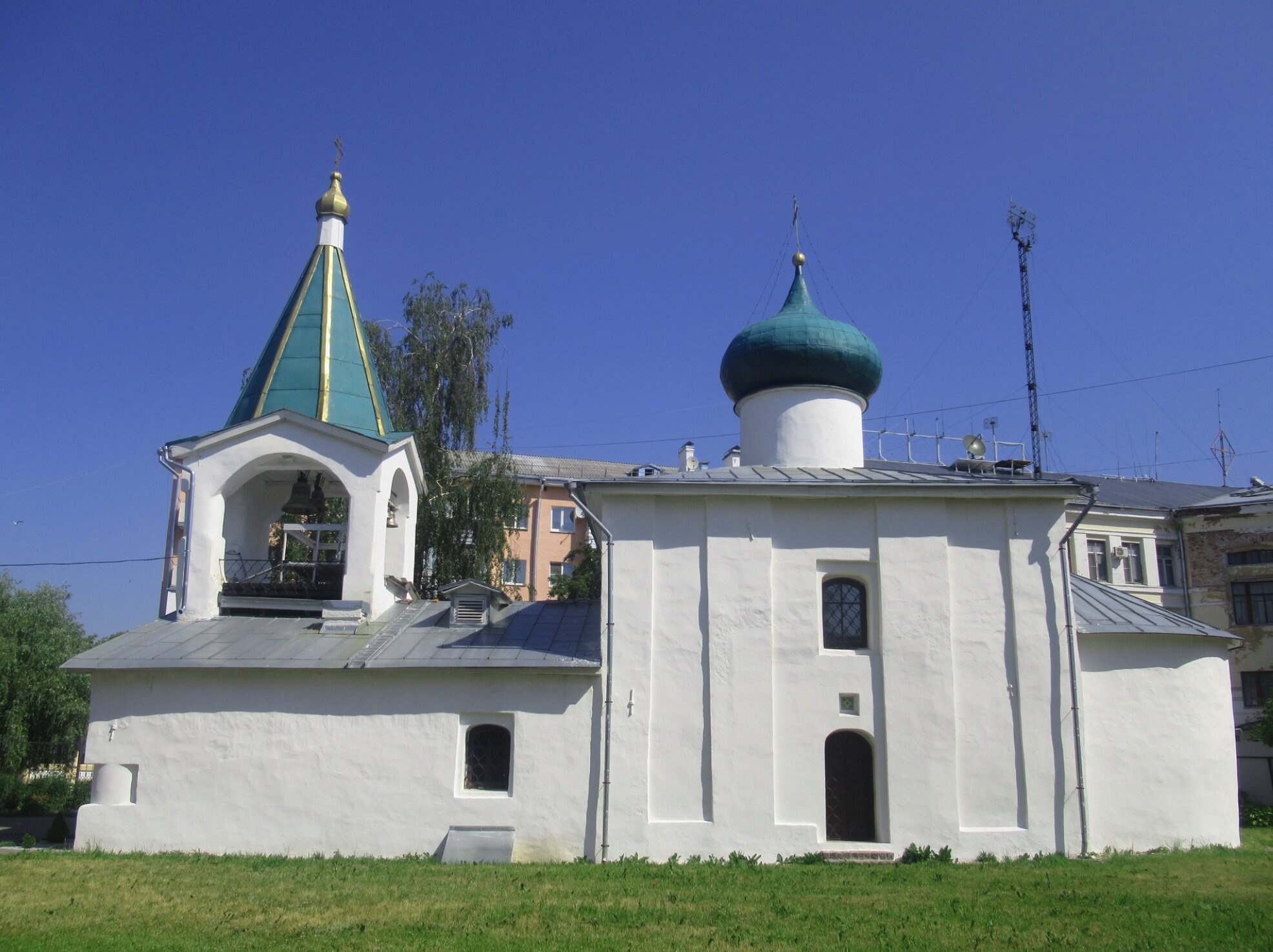 Церковь Преполовения Пятидесятницы в Пскове