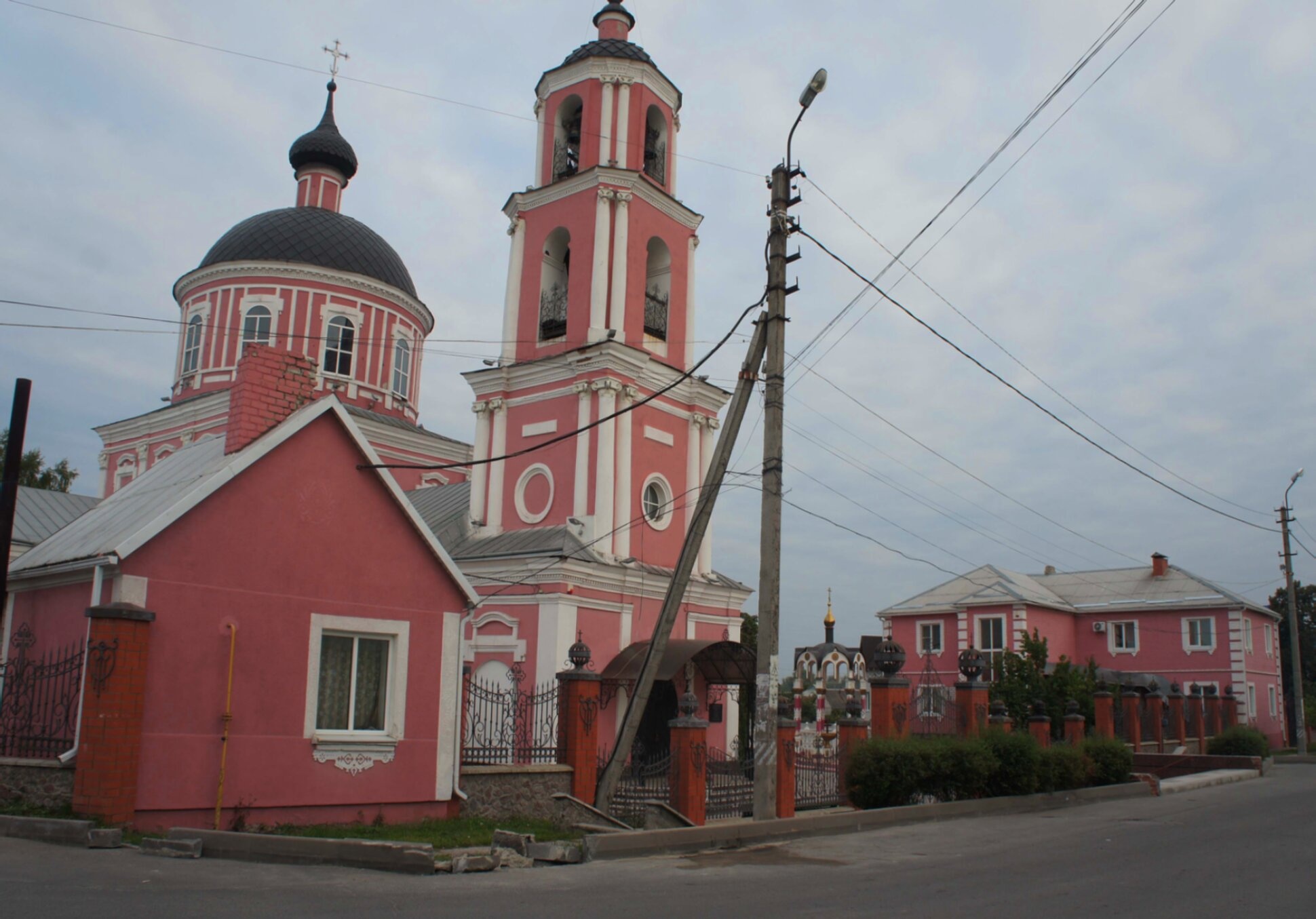 Крестовоздвиженский храм в Старом Осколе
