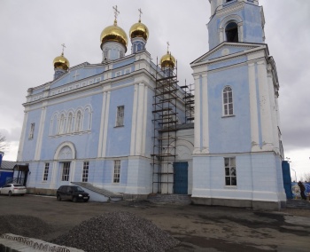 Фасад Церкви Покрова Пресвятой Богородицы в Каменске-Уральском