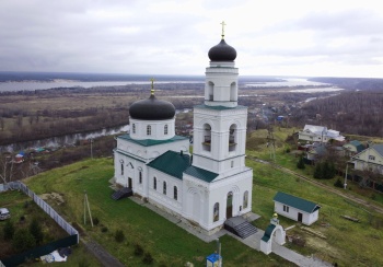 Спасо-Преображенский храм в селе Кадницы