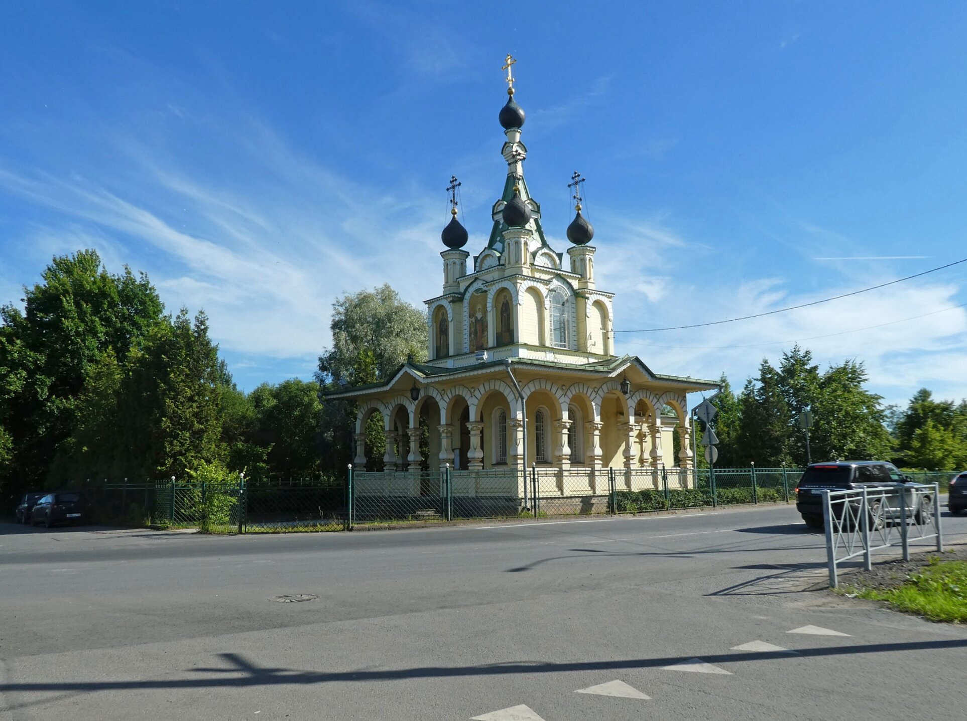 Церковь иконы Божией Матери «Всех Скорбящих Радость» в поселке Сергиево