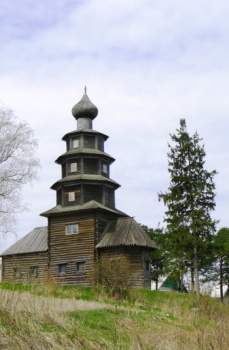 Преображенская церковь на острове Кижи: шедевр деревянного зодчества