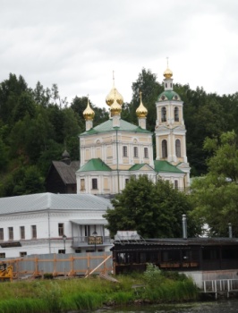 Воскресенская церковь в древнем городе Плёс