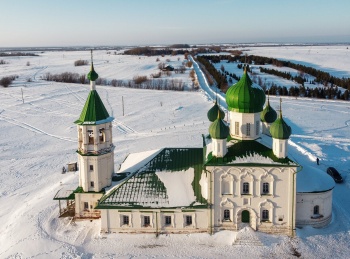Церковь Введения Пресвятой Богородицы в деревне Пиньгиша - зимняя фотография