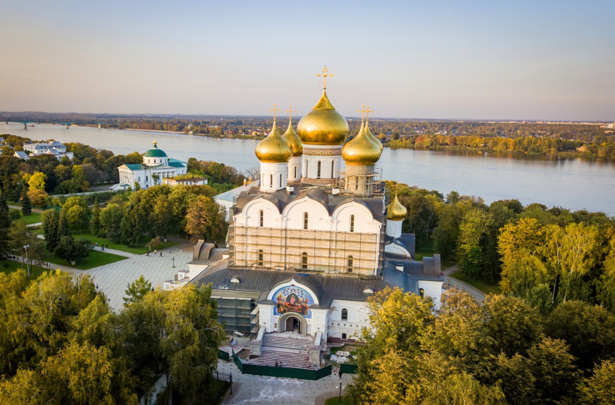 Успенский кафедральный собор в Ярославле