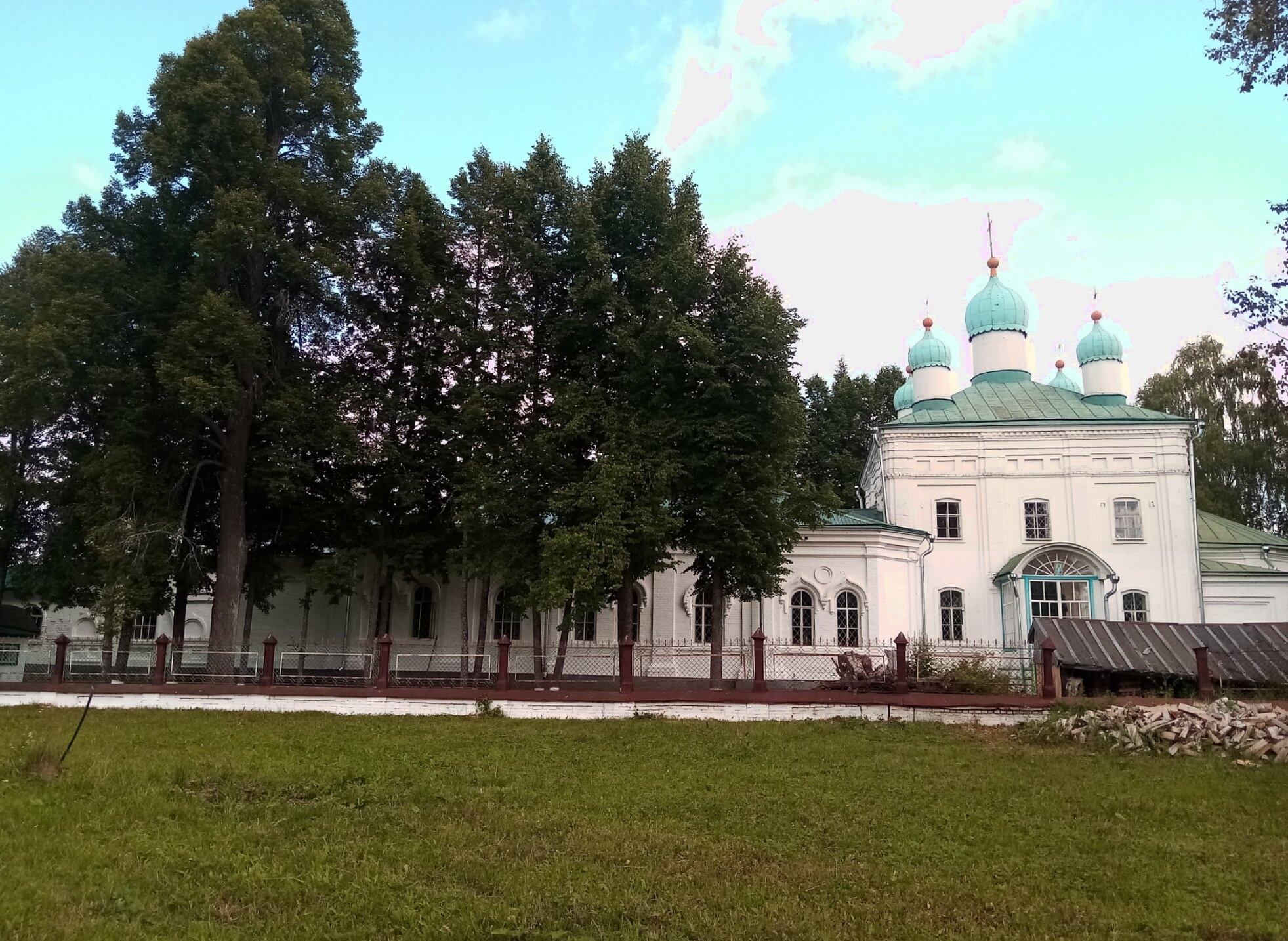 Покровская церковь в селе Падерино