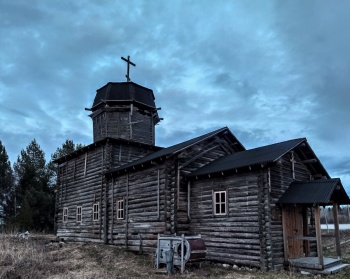Покровская церковь в Усть-Ваеньге - памятник деревянной архитектуры