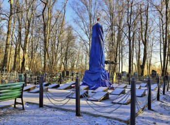 Братская могила воинов Великой Отечественной войны в деревне Марково