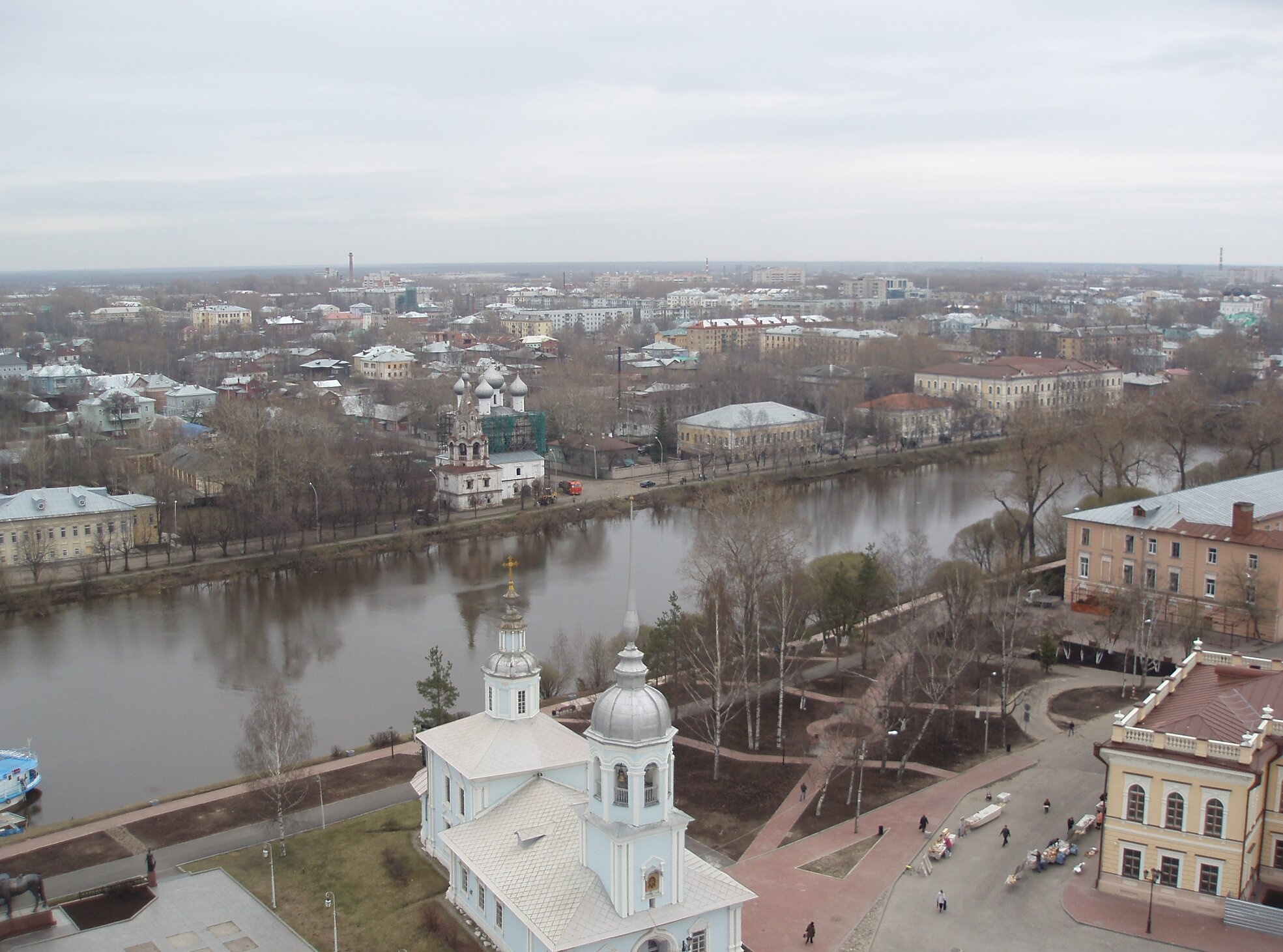 Церковь Александра Невского в Вологде: вид с высоты