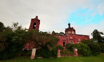 Церковь Казанской иконы Божией Матери в селе Трёхсвятское