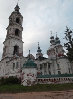 Церковь Троицы Живоначальной в селе Острецово