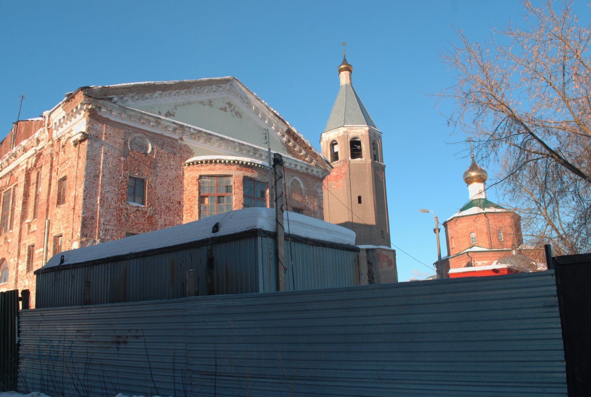 Троицкий собор и Успенская церковь в городе Клин