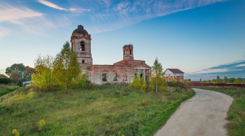 Храм Святой Живоначальной Троицы в селе Спирино