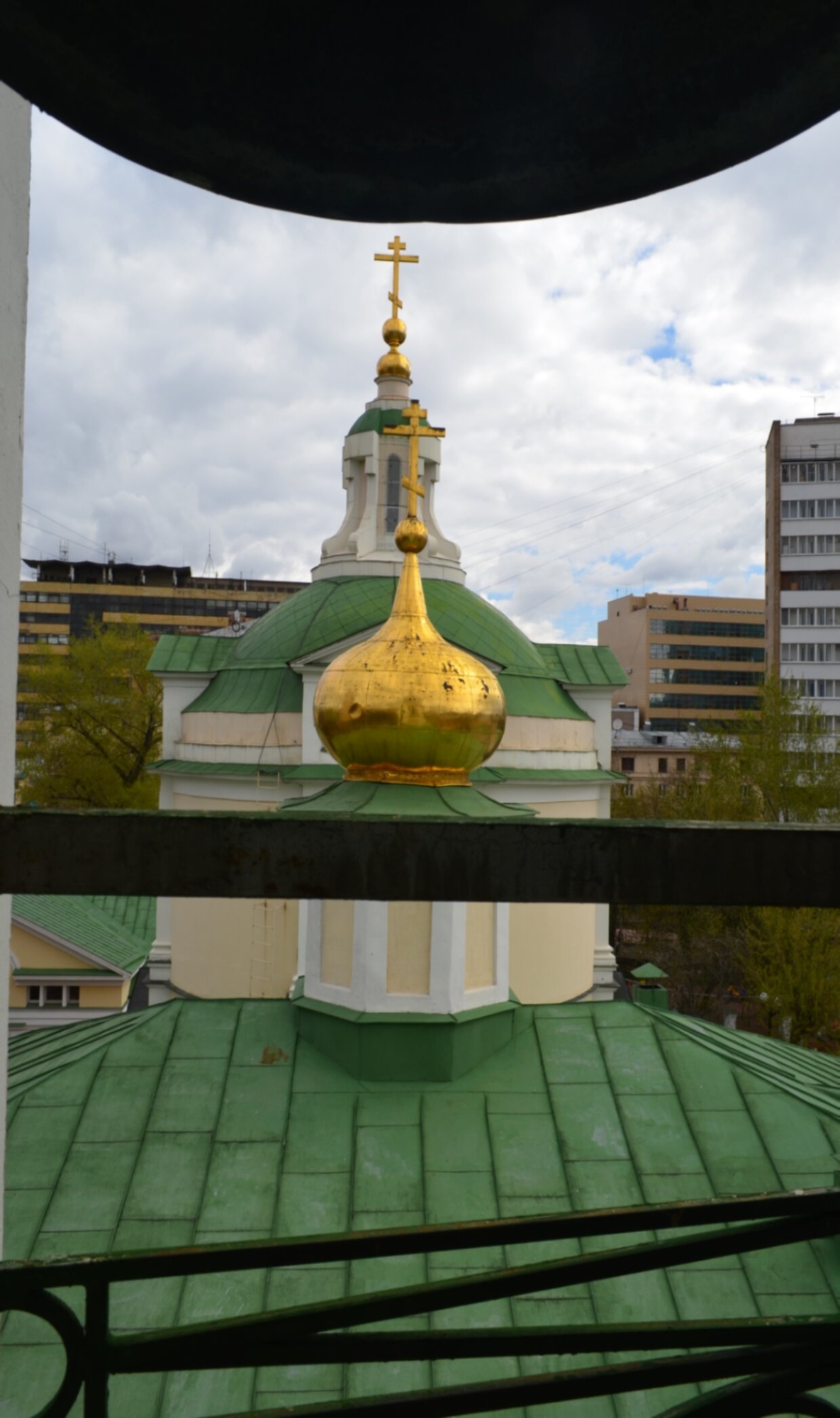 Храм Усекновения Главы Иоанна Предтечи под Бором в Вишняковском переулке