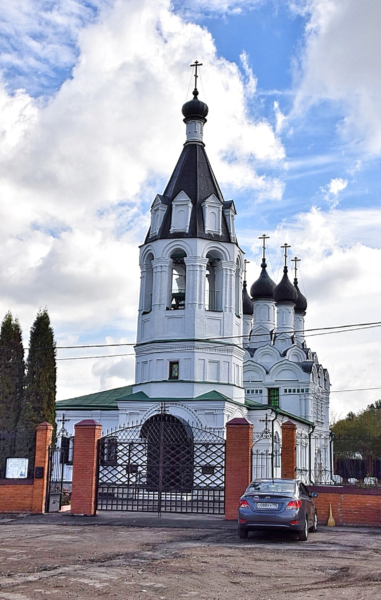 Церковь иконы Божией Матери «Знамение» в селе Кузьминское