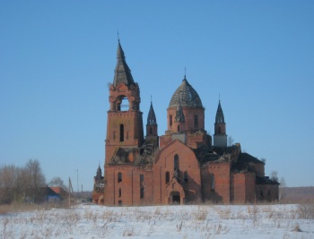 Введенская церковь в селе Пёт: история в руинах