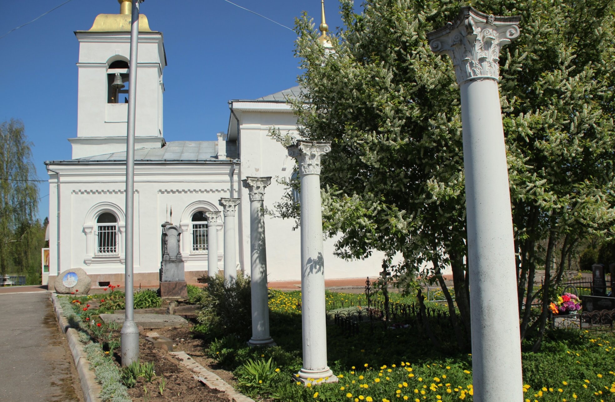 Храм Михаила Архангела в деревне Сижно