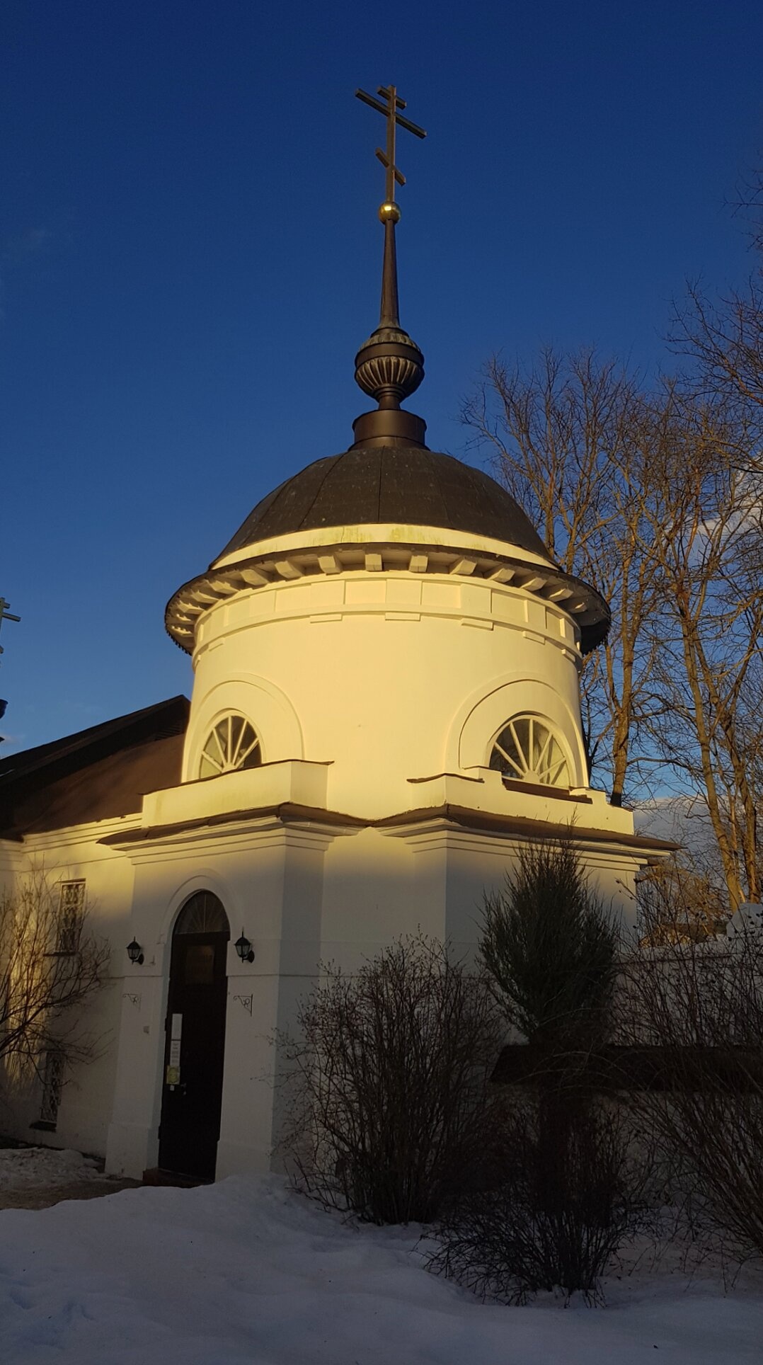 Николаевский Черноостровский монастырь в зимнее время