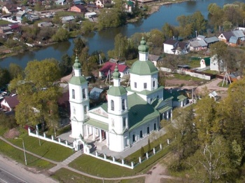 Храм Воскресения Христова в селе Молоди