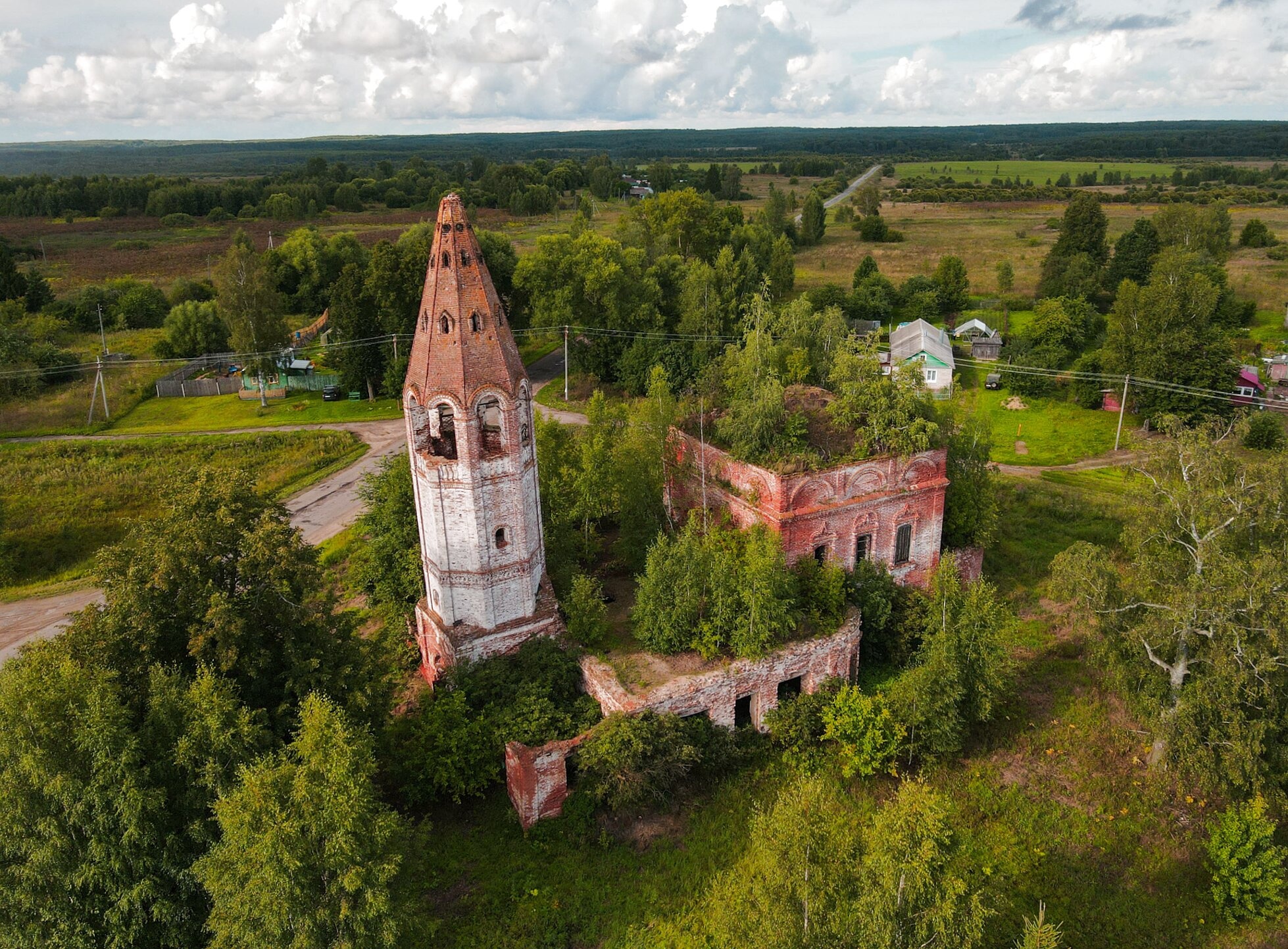 Георгиевская часовня в деревне Седельницы - памятник православной архитектуры