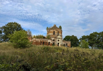 Заброшенная Церковь Алексия человека Божьего в Новоалексеевке