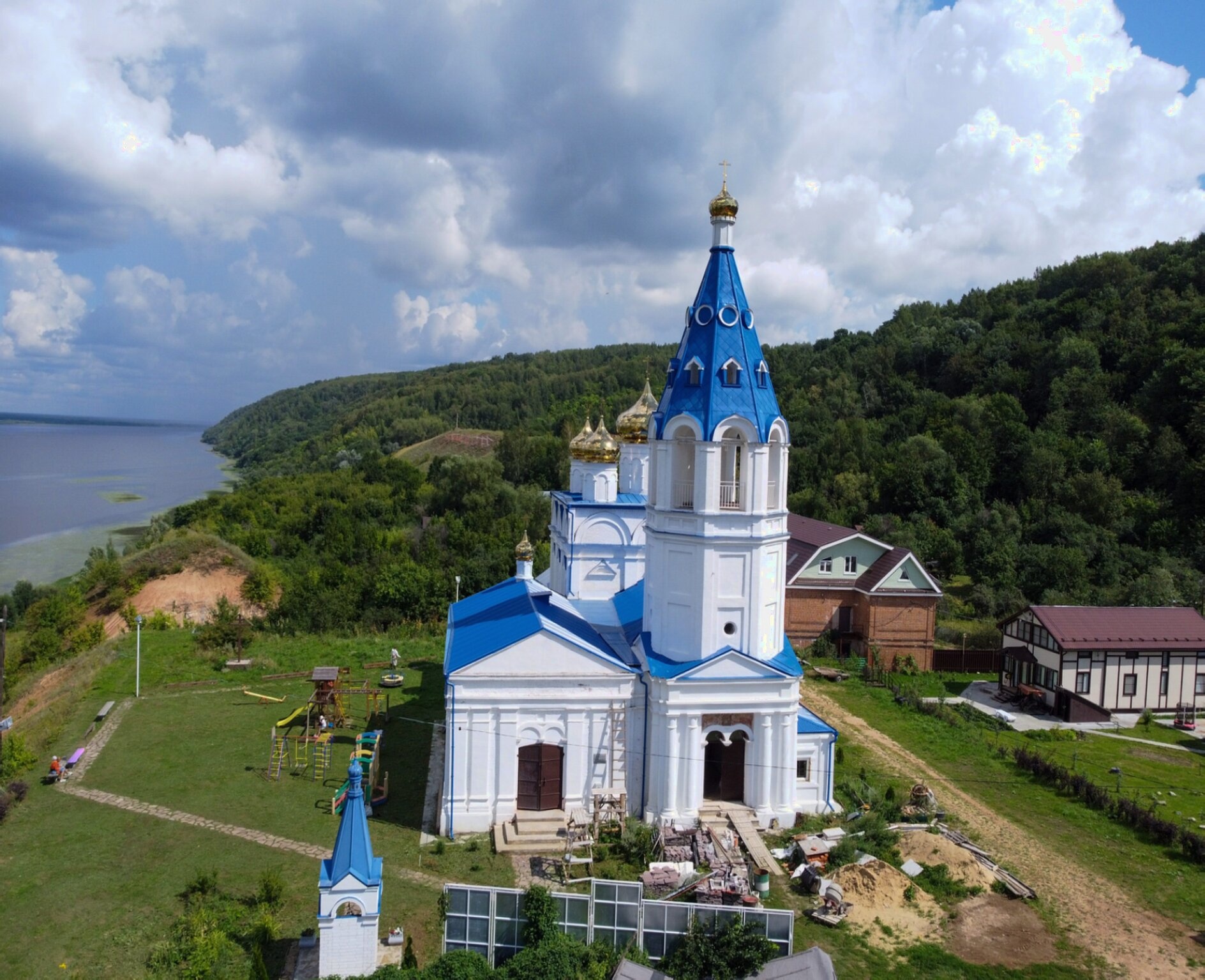 Храм Святителя Николая Чудотворца в селе Исады