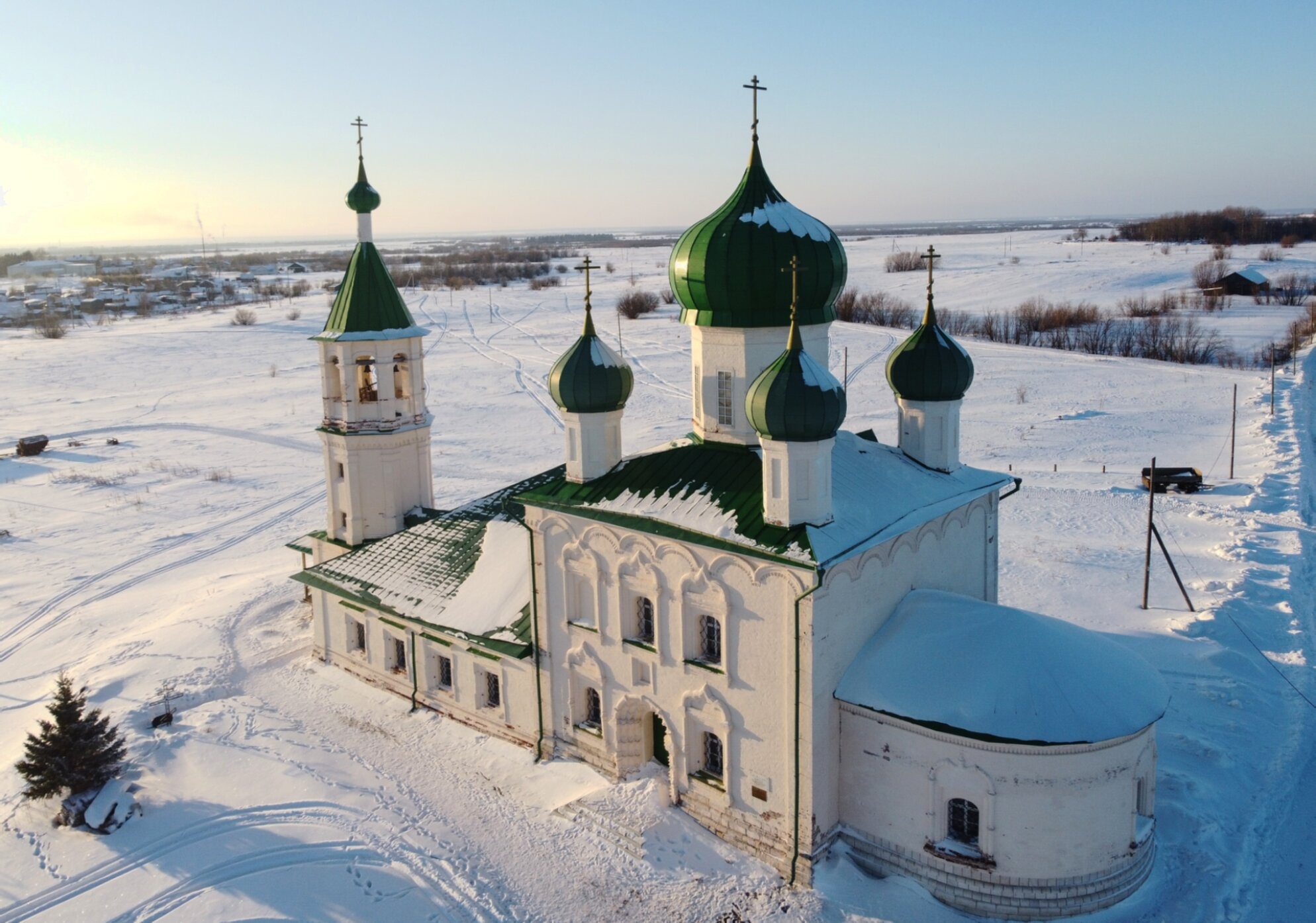 Церковь Святого Духа в Холмогорах - зимняя фотография