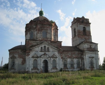 Храм Святой Троицы в селе Большое Курейное