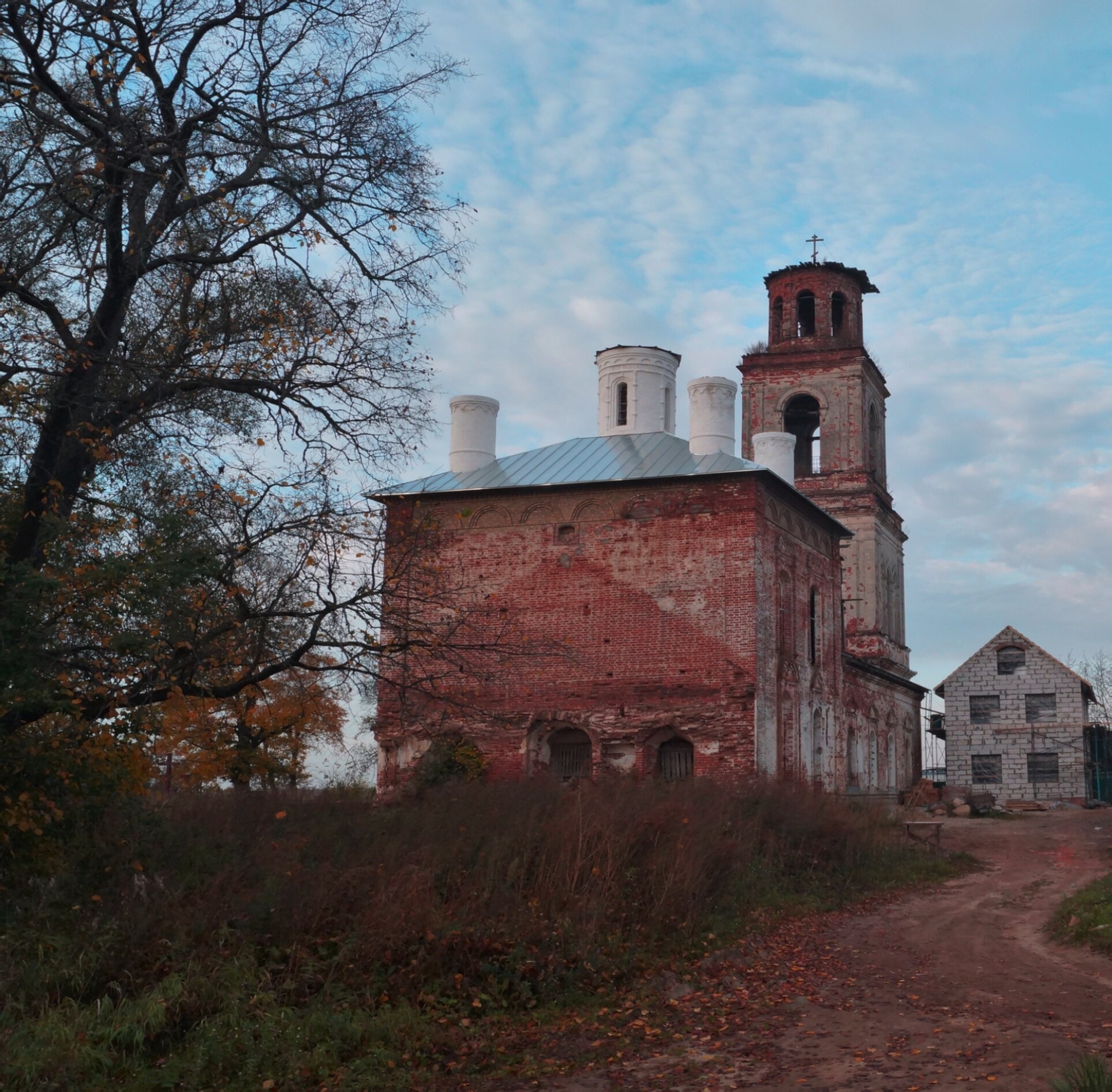 Церковь Смоленской иконы Божией Матери в селе Устье